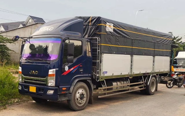 Tìm hiểu tất tần tận về xe tải thùng bạt